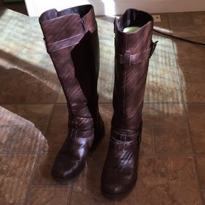 Brown Riding Boots.